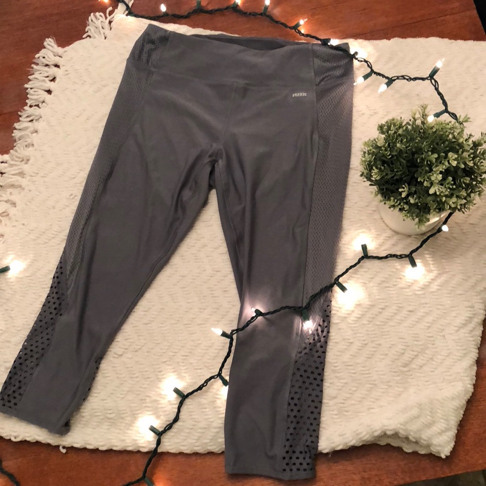 Grey athleisure legging